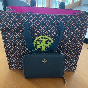 Tory Burch zipper wallet w bag